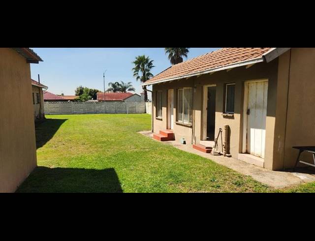 4 BEDROOM HOUSE FOR SALE IN RUSTIVIA